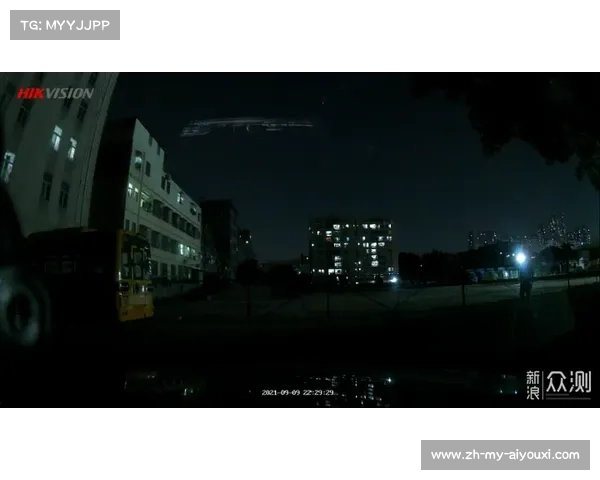 仿生光学镜头提升暗光环境画质,保障夜间赛事效果 仿生光学镜头提升暗光环境画质,保障夜间赛事效果